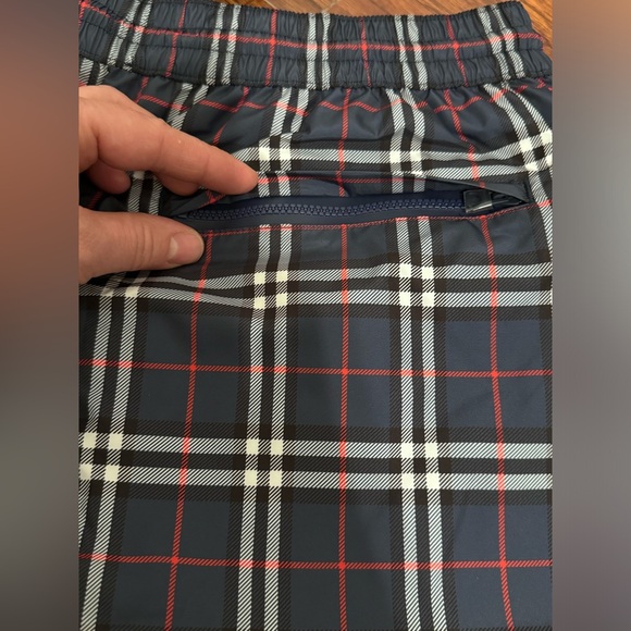 Burberry men’s Swimming Trunks Size M - Picture 7 of 10